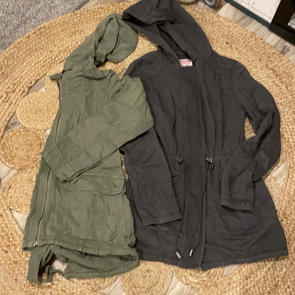 Bundle of 2 military jackets